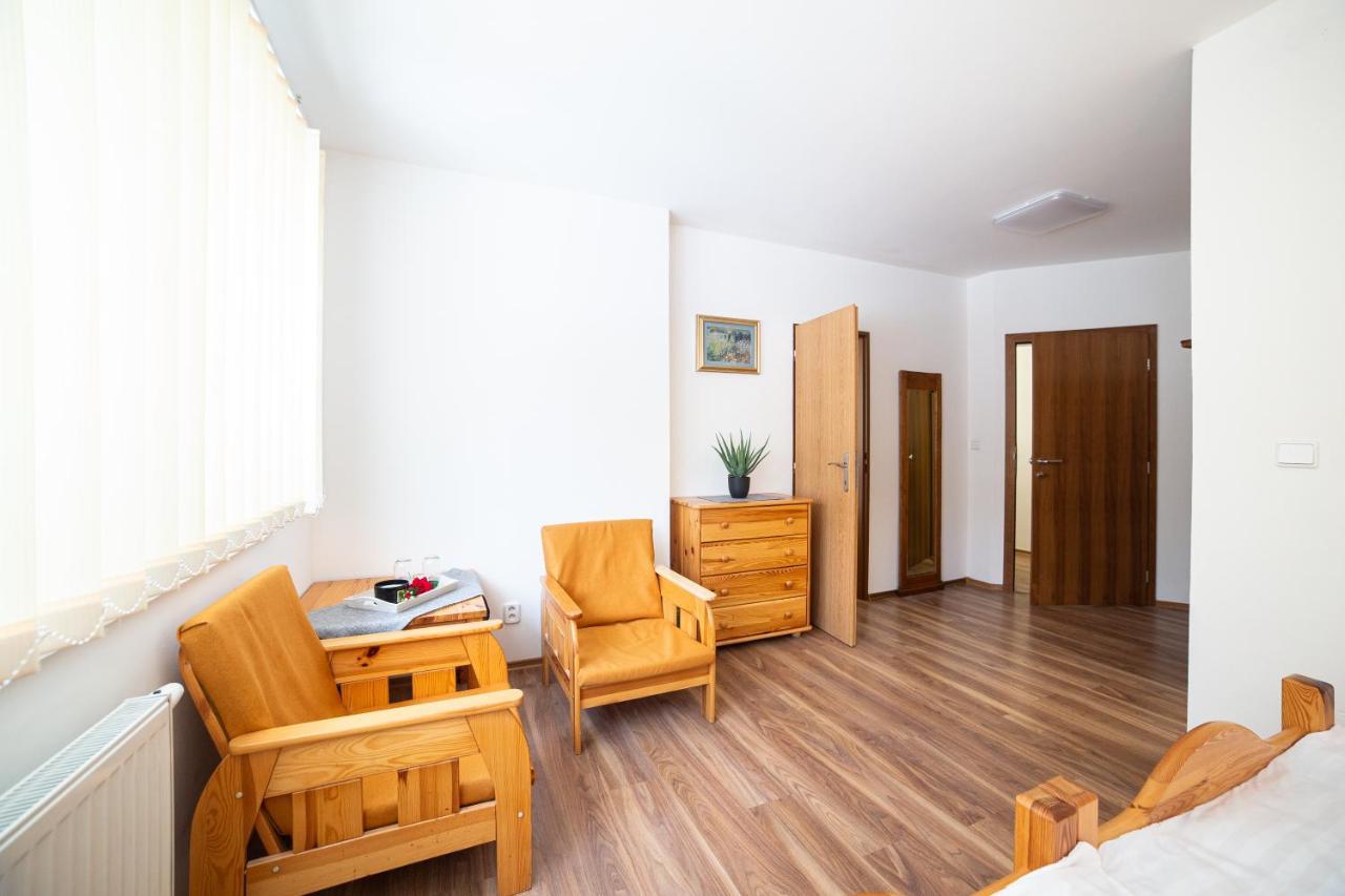 Penzion Palatin Rajecke Teplice Bagian luar foto