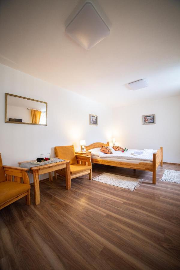 Penzion Palatin Rajecke Teplice Bagian luar foto