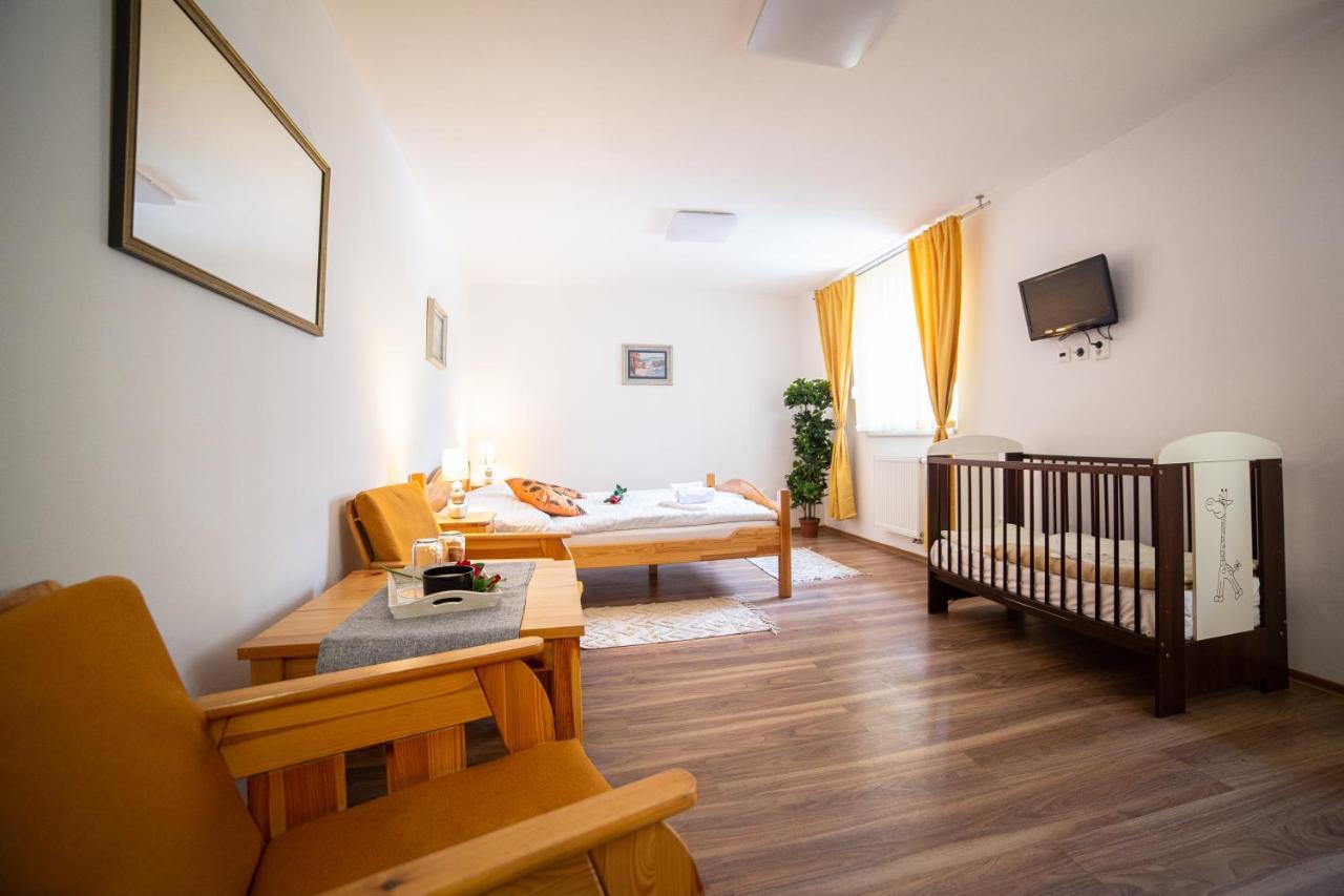 Penzion Palatin Rajecke Teplice Bagian luar foto