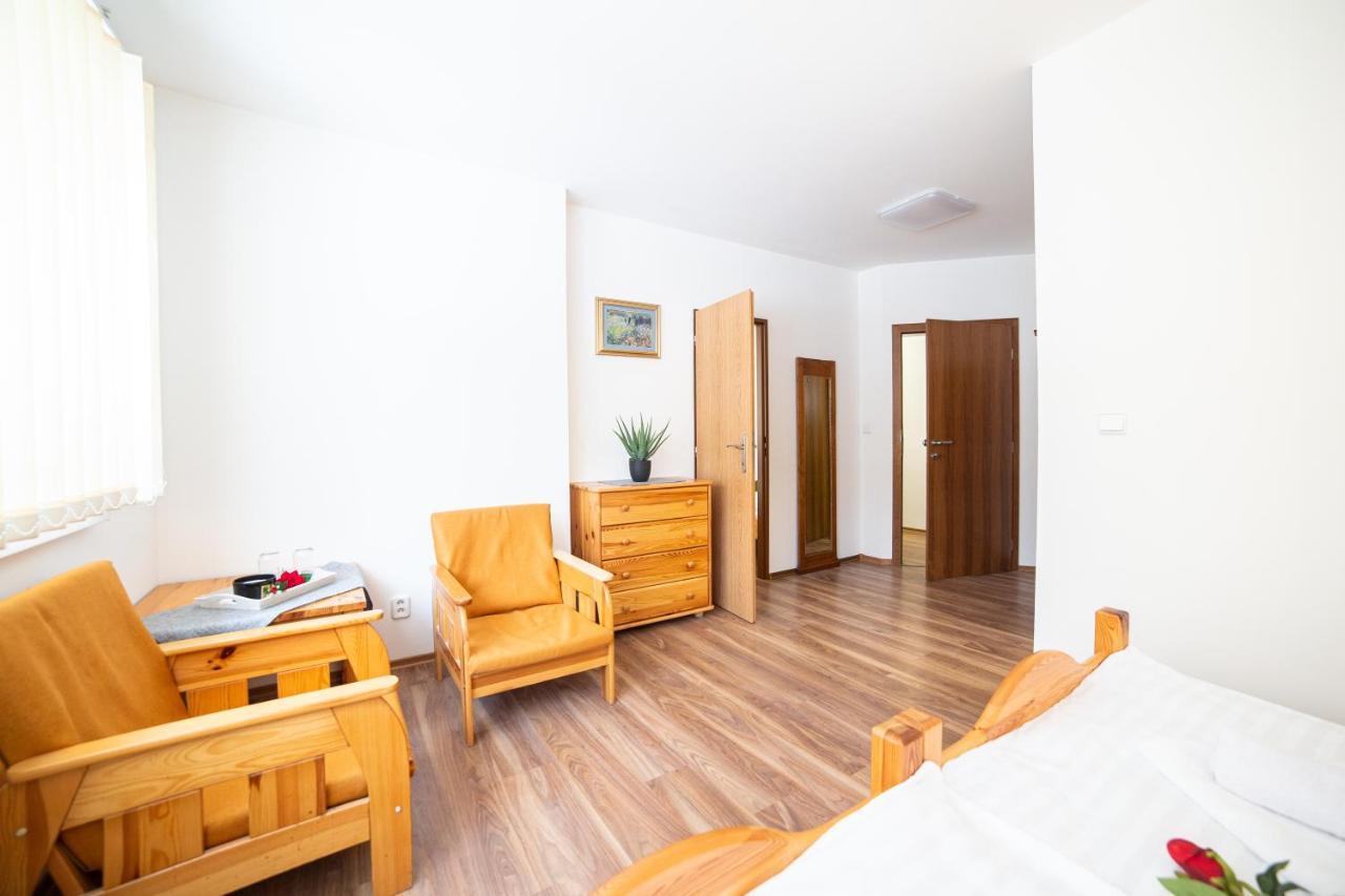 Penzion Palatin Rajecke Teplice Bagian luar foto