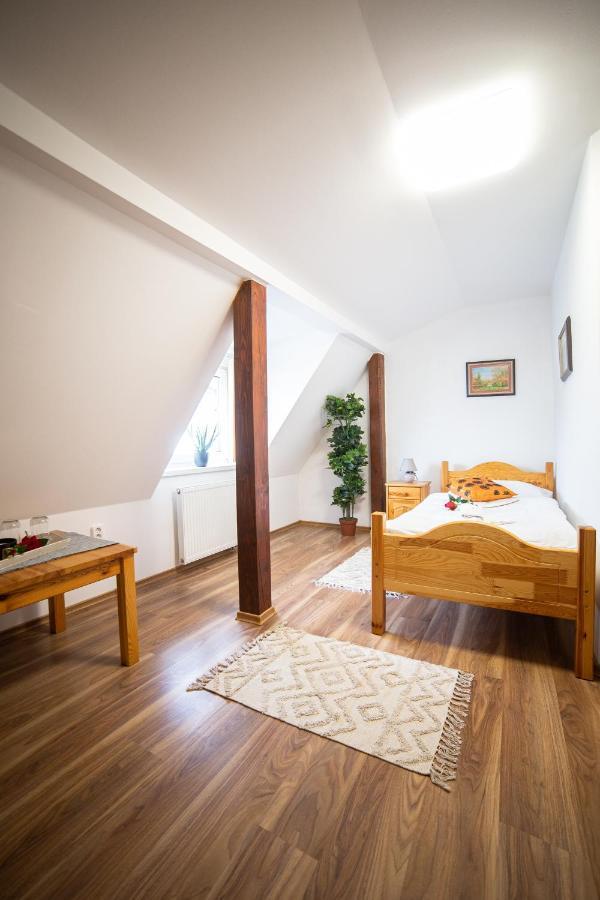 Penzion Palatin Rajecke Teplice Bagian luar foto