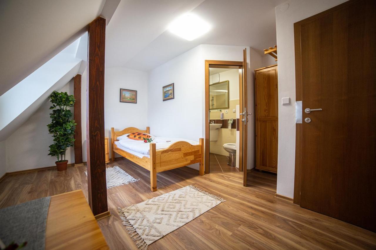 Penzion Palatin Rajecke Teplice Bagian luar foto